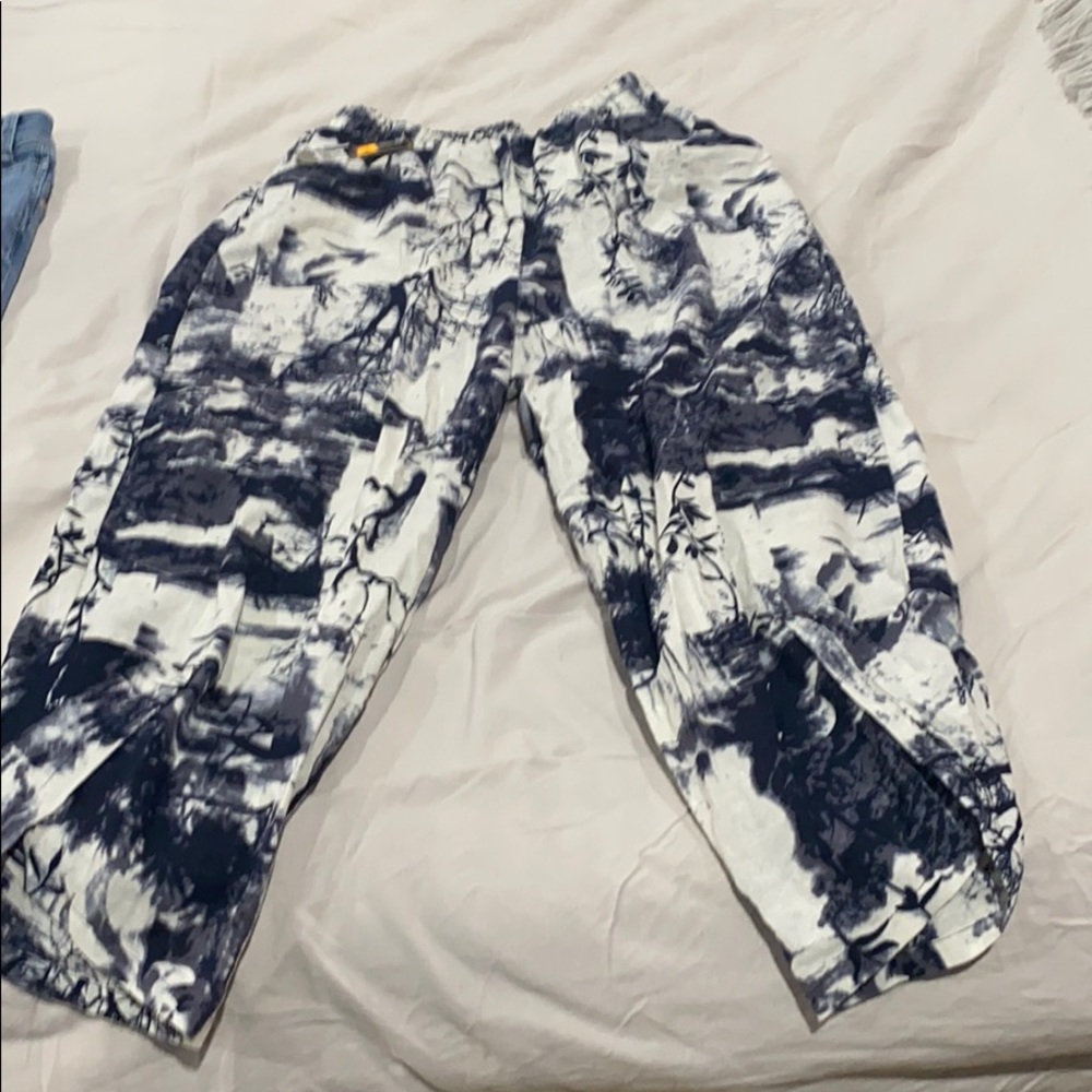 Light linen pants, great for summer, the beach